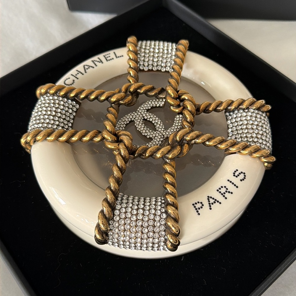 Chanel collectible Minaudiere in pristine condition. - Picture 5 of 16